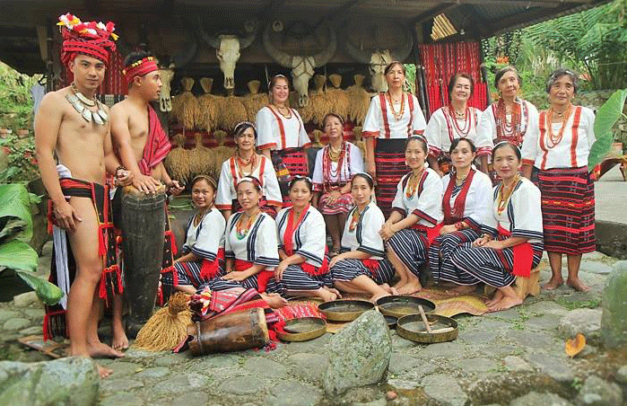 필리핀 산골 마을도 코로나19 여파를 막을 수 없다.